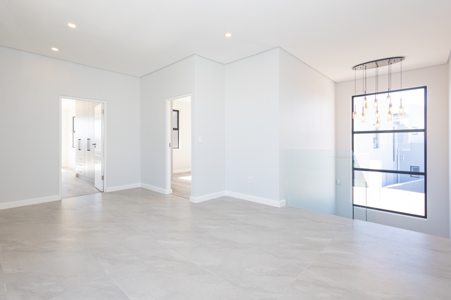 4 Bedroom Property for Sale in Sandown Western Cape